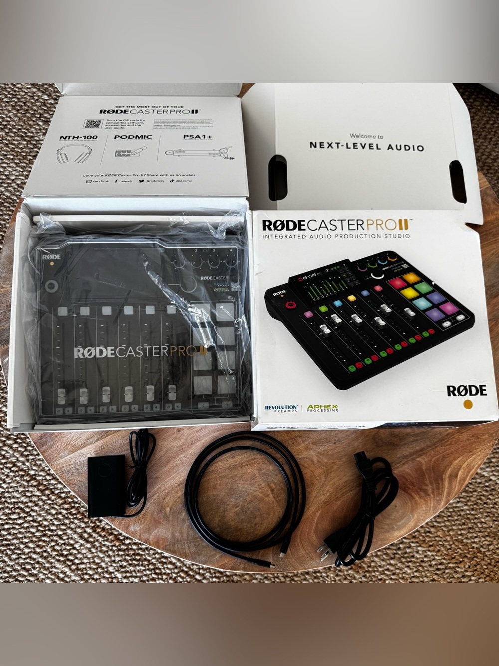 RODE RODECaster Pro II Integrated Audio Production Studio - Picture 3 of 13